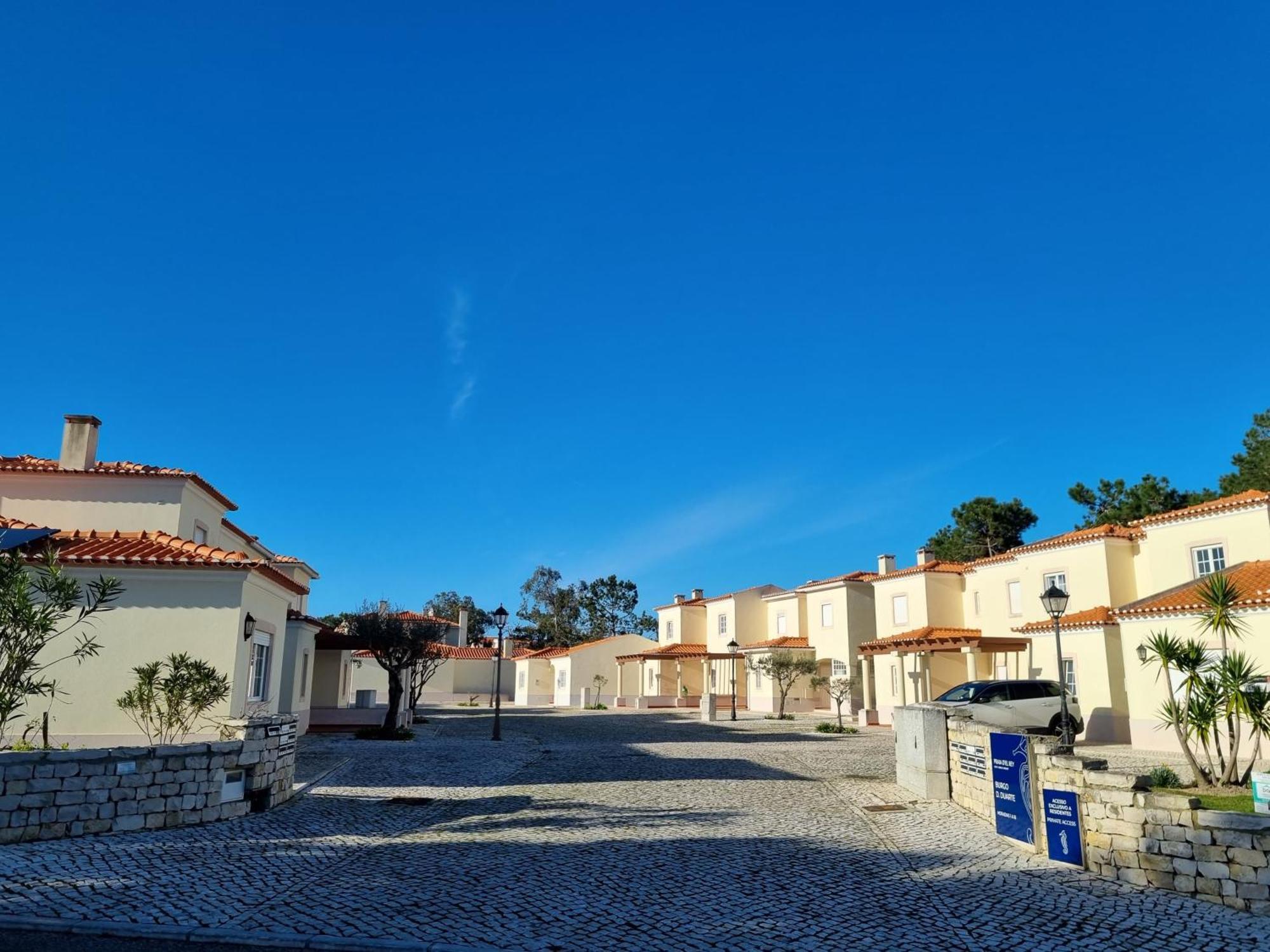Praia D'El Rey - Townhouse Dom Duarte Amoreira  エクステリア 写真